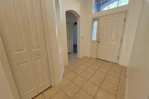 6833 Runner Oak Dr, Zephyrhills, FL 33545 - Photo 4