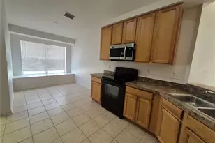 6833 Runner Oak Dr, Zephyrhills, FL 33545 - Photo 12