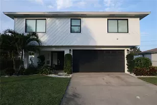 5945 Venetian Blvd NE, Saint Petersburg, FL 33703 - Photo 1