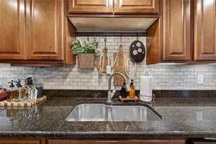 2711 Bellwood Dr, Brandon, FL 33511 - Photo 16