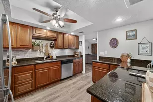 2711 Bellwood Dr, Brandon, FL 33511 - Photo 12
