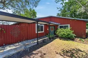 2711 Bellwood Dr, Brandon, FL 33511 - Photo 2