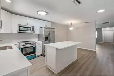 6300 Bayou Grande Boulevard NE, Saint Petersburg, FL 33702 - Photo 18