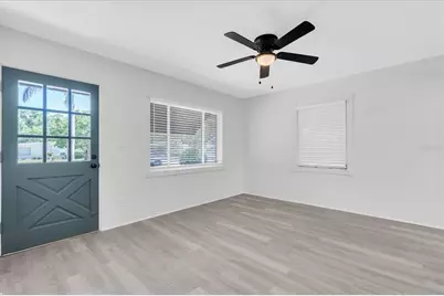 1221 53rd Avenue N, Saint Petersburg, FL 33703 - Photo 4