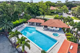 1012 Hammock Pine Blvd, Clearwater, FL 33761 - Photo 2