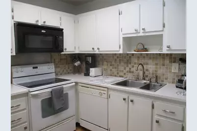 101 Cambridge Trail #211, Sun City Center, FL 33573 - Photo 8
