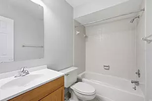 15338 E Pond Woods Dr, Tampa, FL 33618 - Photo 32