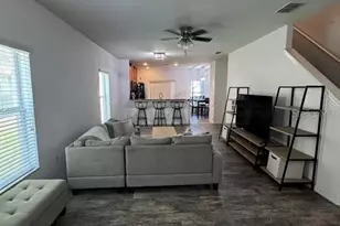 1310 Trailwater St, Ruskin, FL 33570 - Photo 8