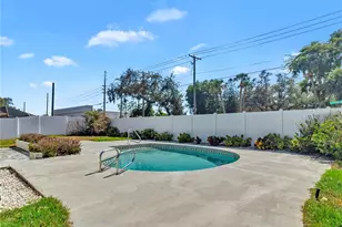 105 Foxwood Dr, Brandon, FL 33510 - Photo 30