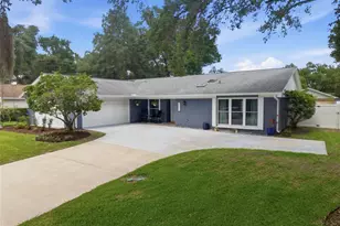 4221 Water Oaks Ln, Tampa, FL 33618 - Photo 2