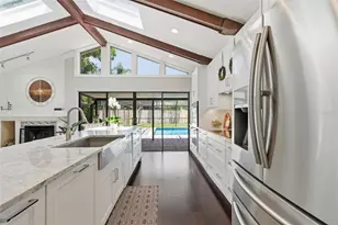 4221 Water Oaks Ln, Tampa, FL 33618 - Photo 18