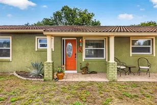 8429 Jacqueline Ct, Zephyrhills, FL 33541 - Photo 4