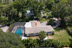 747 Sabal Ct S, Saint Petersburg, FL 33705 - Photo 40