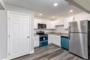 2001 45th St S, Saint Petersburg, FL 33711 - Photo 6