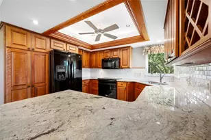 11 Country Club Dr, Largo, FL 33771 - Photo 20