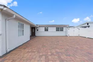 6033 Ambassador Dr, Tampa, FL 33615 - Photo 4