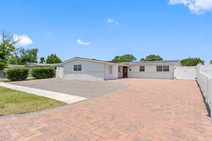 6033 Ambassador Dr, Tampa, FL 33615 - Photo 2