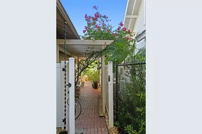 161 15th Avenue NE, Saint Petersburg, FL 33704 - Photo 50