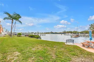 10375 Paradise Blvd, Treasure Island, FL 33706 - Photo 8