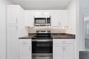 11901 4th Street N, Saint Petersburg, FL 33716 - Photo 10