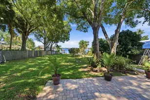 12006 Waterside Ct, Tampa, FL 33612 - Photo 52