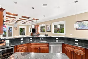 12006 Waterside Ct, Tampa, FL 33612 - Photo 32