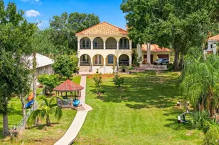 12006 Waterside Ct, Tampa, FL 33612 - Photo 8