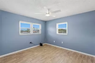 4050 4th St N, Saint Petersburg, FL 33703 - Photo 16