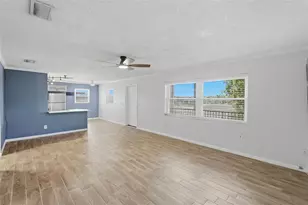 4050 4th St N, Saint Petersburg, FL 33703 - Photo 2