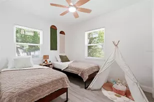 2855 Valencia Way S, Saint Petersburg, FL 33705 - Photo 4