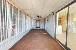 35220 Dodie Dr, Zephyrhills, FL 33541 - Photo 4