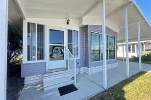 35220 Dodie Dr, Zephyrhills, FL 33541 - Photo 2