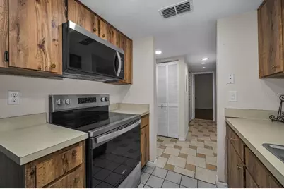 2581 Countryside Blvd #304, Clearwater, FL 33761 - Photo 12