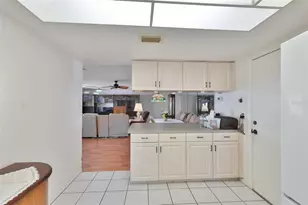2611 Lancaster Dr, Sun City Center, FL 33573 - Photo 8