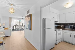 750 Burlington Ave N, Saint Petersburg, FL 33701 - Photo 2