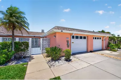555 Boca Ciega Point Boulevard S #555, Saint Petersburg, FL 33708 - Photo 1