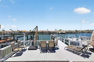 555 Boca Ciega Point Blvd S, Saint Petersburg, FL 33708 - Photo 30