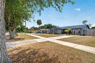 308 N Miller Rd, Valrico, FL 33594 - Photo 2