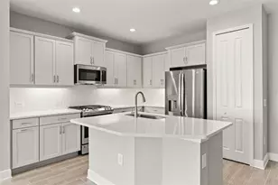 18137 Franklin Park Ct, Venice, FL 34293 - Photo 8