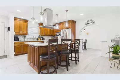 8721 N Orangeview Avenue, Tampa, FL 33617 - Photo 20