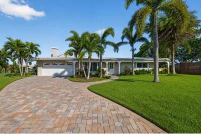 1276 37th Avenue NE, Saint Petersburg, FL 33704 - Photo 4