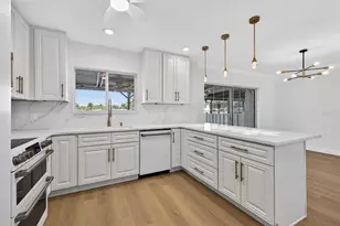 6497 Cape Hatteras Way NE, Saint Petersburg, FL 33702 - Photo 14