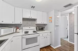 2459 Columbia Dr, Clearwater, FL 33763 - Photo 10