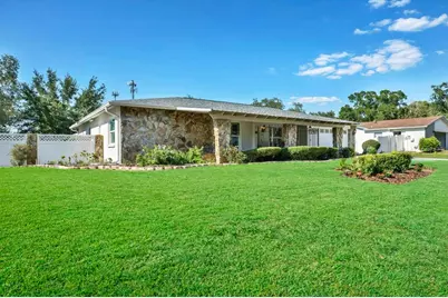 6625 Baybrooks Circle, Tampa, FL 33617 - Photo 2