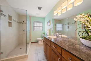 802 Allamanda Dr, Largo, FL 33770 - Photo 20