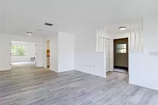 4119 E 98th Ave, Tampa, FL 33617 - Photo 14