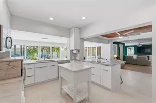 508 Hillcrest Ave, Tarpon Springs, FL 34689 - Photo 8