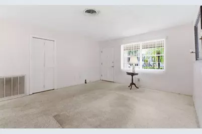 6617 27th Way N, Saint Petersburg, FL 33702 - Photo 2