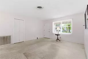 6617 27th Way N, Saint Petersburg, FL 33702 - Photo 2