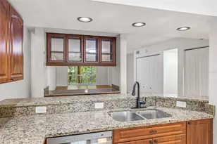 2533 Dolly Bay Dr, Palm Harbor, FL 34684 - Photo 10
